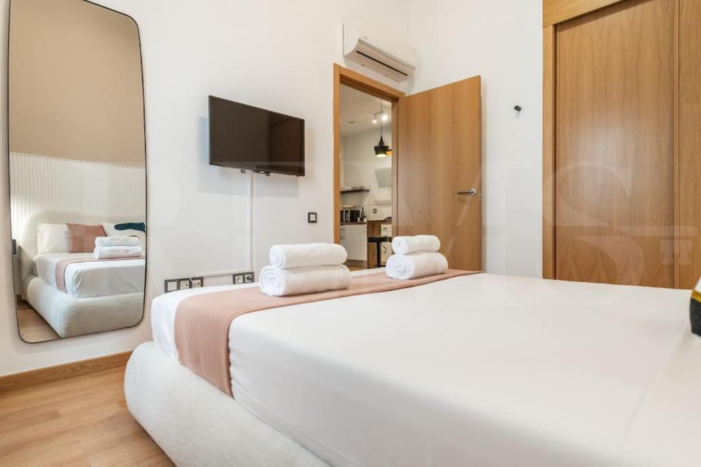 Appartement Comfortable In The Center By Rems